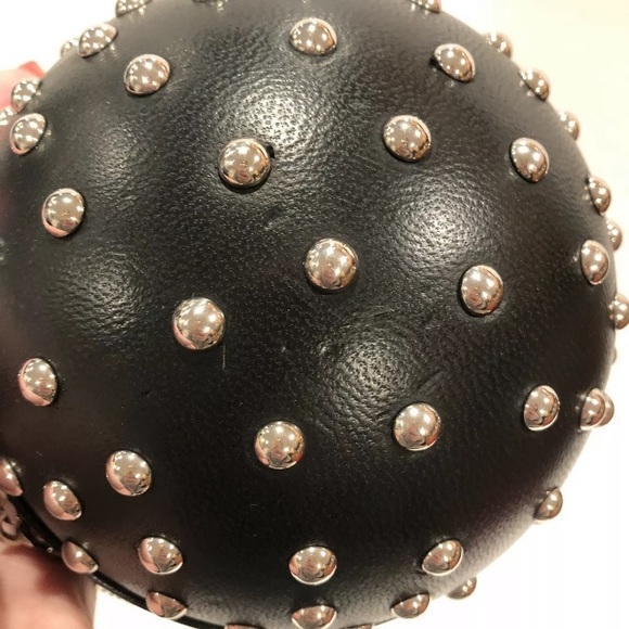 Christian Louboutin eden round studded clutch - Picture 5 of 8